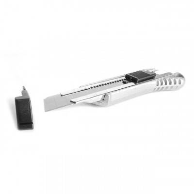 Будкрам купить Нож с отломным лезвием 18 мм, с металлической направляющей, противоскользящий корпус INTERTOOL HT-0504 Нож с отломным лезвием 18 мм, с металлической направляющей, противоскользящий корпус INTERTOOL HT-0504 9