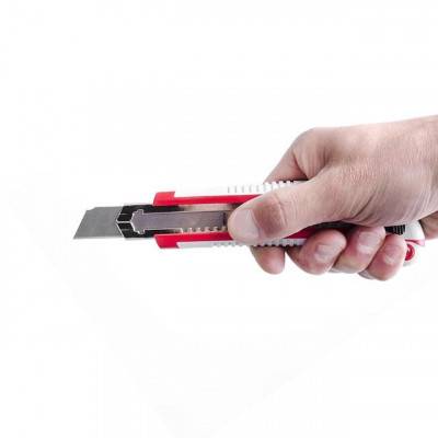 Будкрам купить Нож с 3-мя отломными лезвиями 18 мм, металлическая направляющая, противоскользящий корпус. INTERTOOL HT-0508 Нож с 3-мя отломными лезвиями 18 мм, металлическая направляющая, противоскользящий корпус. INTERTOOL HT-0508 6