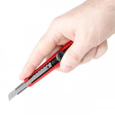 Будкрам купить Нож с металлической направляющей, 9 мм INTERTOOL HT-0511 Нож с металлической направляющей, 9 мм INTERTOOL HT-0511 5