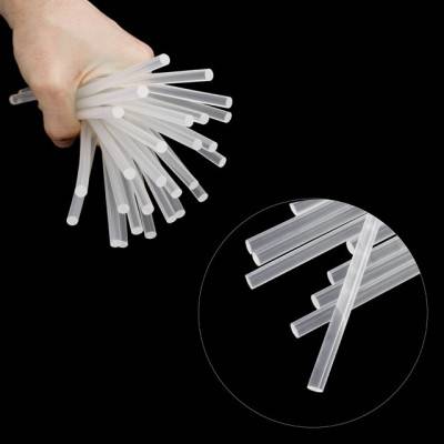 Будкрам купить Комплект прозрачных клеевых стержней 7.4мм*200мм, уп. 1кг INTERTOOL RT-1036 Комплект прозрачных клеевых стержней 7.4мм*200мм, уп. 1кг INTERTOOL RT-1036 3