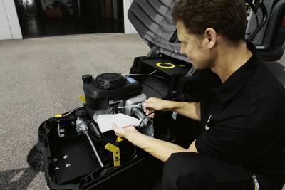 Будкрам купить Подметально-всасывающая машина KM 75/40 W G Подметально-всасывающая машина KM 75/40 W G 5