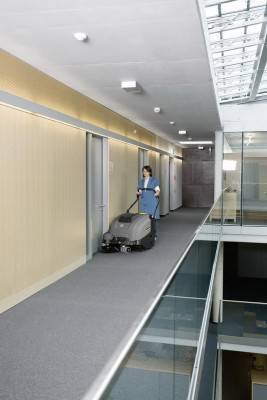 Будкрам купить Подметально-всасывающая машина KM 75/40 W Bp Pack Подметально-всасывающая машина KM 75/40 W Bp Pack 2