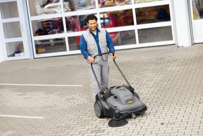 Будкрам купить Подметальная машина KM 70/30 C Bp Pack Adv Подметальная машина KM 70/30 C Bp Pack Adv 3