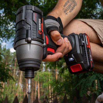 Будкрам купити Шуруповерт ударний акумуляторний з безщітковим двигуном 20 В, 200 Нм, 0-2900 об/хв, 0-4000 уд/хв, 1/4", Li-Ion, 2.0 Ач, ЗУ 2 А, кейс Шуруповерт ударний акумуляторний з безщітковим двигуном 20 В, 200 Нм, 0-2900 об/хв, 0-4000 уд/хв, 1/4", Li-Ion, 2.0 Ач, ЗУ 2 А, кейс 18