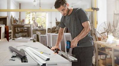 Будкрам купити Акумуляторний дриль-шуруповерт Bosch Professional GSR 120-LI з ліхтарем GLI 12V-300, 2 акб 12V 2 Ah та з/п GAL 1210 CV Акумуляторний дриль-шуруповерт Bosch Professional GSR 120-LI з ліхтарем GLI 12V-300, 2 акб 12V 2 Ah та з/п GAL 1210 CV 2