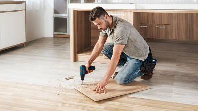 Будкрам купити Акумуляторний дриль-шуруповерт Bosch Professional GSR 120-LI з ліхтарем GLI 12V-300, 2 акб 12V 2 Ah та з/п GAL 1210 CV Акумуляторний дриль-шуруповерт Bosch Professional GSR 120-LI з ліхтарем GLI 12V-300, 2 акб 12V 2 Ah та з/п GAL 1210 CV 4