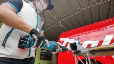 Будкрам купити Акумуляторна пряма шліфувальна машина LXT, 18В, 3Ач х 2 шт, DC18RС, кейс, 38 мм Акумуляторна пряма шліфувальна машина LXT, 18В, 3Ач х 2 шт, DC18RС, кейс, 38 мм 3