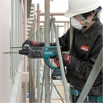 Будкрам купити Акумуляторний перфоратор DHR165Z, SDS-PLUS LXT, 18В Акумуляторний перфоратор DHR165Z, SDS-PLUS LXT, 18В 4