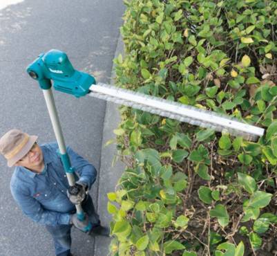 Будкрам купити Акумуляторний кущоріз UN460WDWA, CXT 460 мм, акум. BL1021B×1, зар. пристрій DC10WD Акумуляторний кущоріз UN460WDWA, CXT 460 мм, акум. BL1021B×1, зар. пристрій DC10WD 3