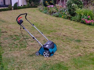 Будкрам купити Електричний аератор-скарифікатор UV3200, 1300 Вт Електричний аератор-скарифікатор UV3200, 1300 Вт 2