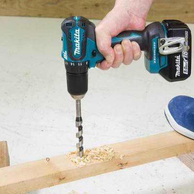 Будкрам купить Набор инструментов Makita DLX2220, гайковерт, шуруповерт, з/у, сумка Набор инструментов Makita DLX2220, гайковерт, шуруповерт, з/у, сумка 2