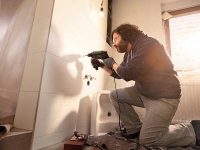 Будкрам купить Дрель ударная Bosch UniversalImpact 700, в чемодане с набором сверл и бит  Дрель ударная Bosch UniversalImpact 700, в чемодане с набором сверл и бит  5