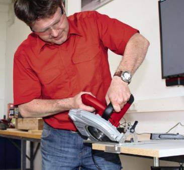 Будкрам купить Ручная циркулярная пила Einhell TC-CS 1400 Ручная циркулярная пила Einhell TC-CS 1400 3