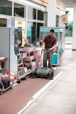 Будкрам купить Ручная подметальная машина Karcher KM 70/20 C 2SB Ручная подметальная машина Karcher KM 70/20 C 2SB 2