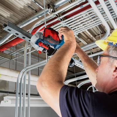 Будкрам купить Bosch Пила ленточная GCB 18V-63, аккум., 18В, рез 63.5мм, 3.3кг, Solo (без АКБ и ЗУ) Bosch Пила ленточная GCB 18V-63, аккум., 18В, рез 63.5мм, 3.3кг, Solo (без АКБ и ЗУ) 4