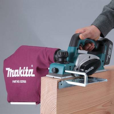 Будкрам купити Makita Рубанок DKP180Z акум., 18В, 14000 об/хв, 82 мм, 2мм, 3.4 кг, SOLO Makita Рубанок DKP180Z акум., 18В, 14000 об/хв, 82 мм, 2мм, 3.4 кг, SOLO 3
