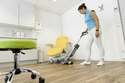 Будкрам купити Підлогомийна акумуляторна машина Karcher BR 30/1 C Bp Pack (1.783-050.0) Підлогомийна акумуляторна машина Karcher BR 30/1 C Bp Pack (1.783-050.0) 5