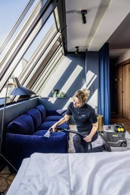 Будкрам купить Профессиональный моющий пылесос Karcher Puzzi 8/1 (1.100-240.0) Профессиональный моющий пылесос Karcher Puzzi 8/1 (1.100-240.0) 7