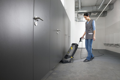 Будкрам купити Підлогомийна машина Karcher BR 30/4 C (1.783-223.0) Підлогомийна машина Karcher BR 30/4 C (1.783-223.0) 3