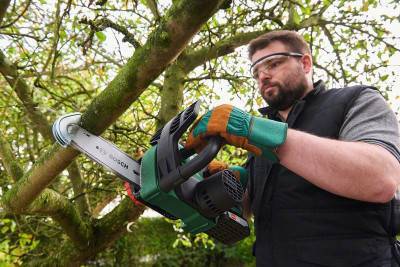 Будкрам купить Аккумуляторная цепная пила Bosch UniversalChain 18 с 1 акб и з/у Аккумуляторная цепная пила Bosch UniversalChain 18 с 1 акб и з/у 3