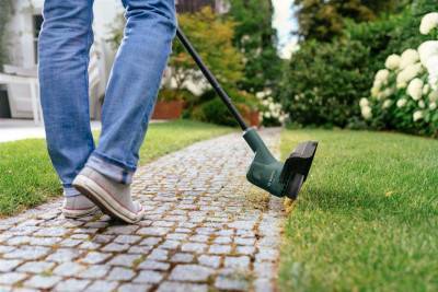 Будкрам купить Триммер аккумуляторный Bosch EasyGrassCut 18-230 Триммер аккумуляторный Bosch EasyGrassCut 18-230 3