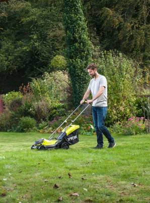 Будкрам купить Аккумуляторная газонокосилка Ryobi One+ RLM18X33B-40 Аккумуляторная газонокосилка Ryobi One+ RLM18X33B-40 3