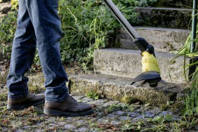 Будкрам купить Аккумуляторный садовый триммер Karcher WRE 18-55 для удаления сорняков (1.445-244.0), без акб Аккумуляторный садовый триммер Karcher WRE 18-55 для удаления сорняков (1.445-244.0), без акб 4