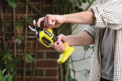 Будкрам купити Акумуляторний секатор Ryobi ONE+ RY18SCXA-0 без акб Акумуляторний секатор Ryobi ONE+ RY18SCXA-0 без акб 3