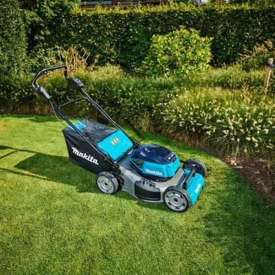 Будкрам купить Аккумуляторная газонокосилка Makita DLM530PT4, 4 акб 5 Ah, з/у DC18RD Аккумуляторная газонокосилка Makita DLM530PT4, 4 акб 5 Ah, з/у DC18RD 3