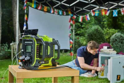 Будкрам купить Инвертор напряжения аккумуляторный Ryobi RY36BI1800A-250, MAX POWER 36В, АКБ 2 х 5.0Ач, 1800Вт (3000 Вт пиковая) Инвертор напряжения аккумуляторный Ryobi RY36BI1800A-250, MAX POWER 36В, АКБ 2 х 5.0Ач, 1800Вт (3000 Вт пиковая) 3