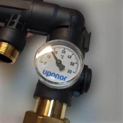 Будкрам купить Модульный коллектор PPSU 6 контуров для систем отопления и охлаждения Uponor Модульный коллектор PPSU 6 контуров для систем отопления и охлаждения Uponor 3