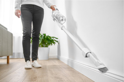 Будкрам купити Sencor Пилосос безпровідний, 550Вт, конт пил -0,5л, автон. робота до 70хв, НЕРА, підсвітка, турбо щітка, білий Sencor Пилосос безпровідний, 550Вт, конт пил -0,5л, автон. робота до 70хв, НЕРА, підсвітка, турбо щітка, білий 2