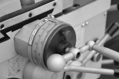 Будкрам купити Універсальний токарний верстат CORMAK 500x1000B Універсальний токарний верстат CORMAK 500x1000B 4