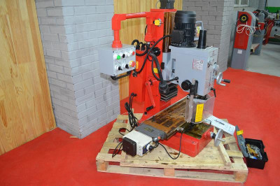 Будкрам купити Фрезерний верстат Holzmann BF50DIG_400V Фрезерний верстат Holzmann BF50DIG_400V 2