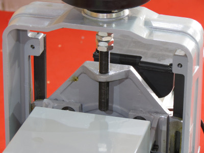 Будкрам купити Барабанно-шліфувальний верстат Holzmann ZS 560U Барабанно-шліфувальний верстат Holzmann ZS 560U 11