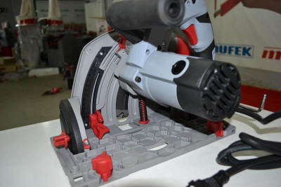 Будкрам купити Занурювальна дискова пилка Holzmann TAS 165 (напрямна лінійка не входить до комплектації) Занурювальна дискова пилка Holzmann TAS 165 (напрямна лінійка не входить до комплектації) 3