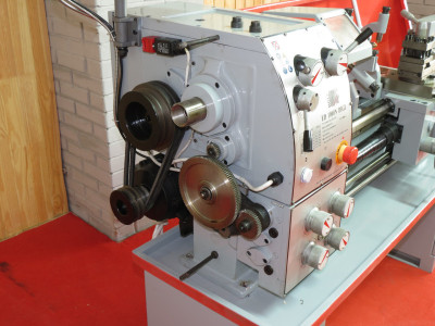 Будкрам купить Токарно-винторезный станок Holzmann ED 1000NDIG Токарно-винторезный станок Holzmann ED 1000NDIG 9