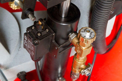 Будкрам купити Стрічкова пилка по металу Holzmann BS 275TOP Стрічкова пилка по металу Holzmann BS 275TOP 3