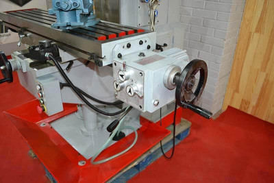 Будкрам купить Фрезерный станок Hozmann BF 600D Фрезерный станок Hozmann BF 600D 2