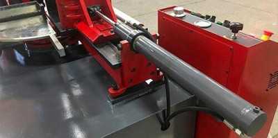 Будкрам купить Полуавтоматическая ленточная пила по металлу Karmetal KDG 400x580 Полуавтоматическая ленточная пила по металлу Karmetal KDG 400x580 9