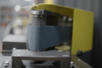 Будкрам купити Горизонтальний стрічковий шліфувальний верстат Tugra Makina HBG 58 Горизонтальний стрічковий шліфувальний верстат Tugra Makina HBG 58 2