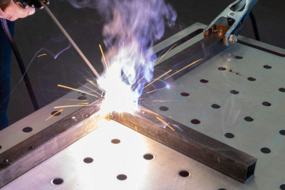 Будкрам купити Пересувний зварювальний стіл Holzmann ST 915F Пересувний зварювальний стіл Holzmann ST 915F 3