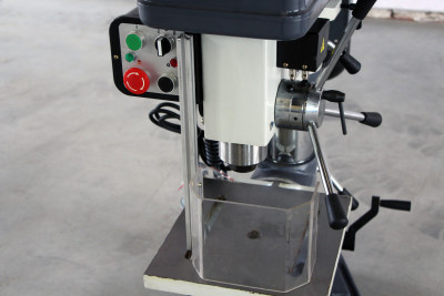 Будкрам купити Настільний свердлильний верстат CORMAK W25 Настільний свердлильний верстат CORMAK W25 9