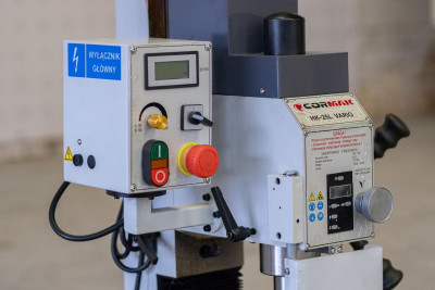 Будкрам купити Фрезерний верстат CORMAK HK-25L Vario Фрезерний верстат CORMAK HK-25L Vario 6