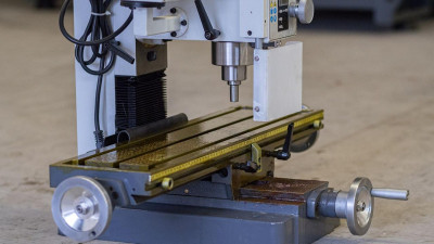 Будкрам купити Фрезерний верстат CORMAK HK-25L Vario Фрезерний верстат CORMAK HK-25L Vario 7