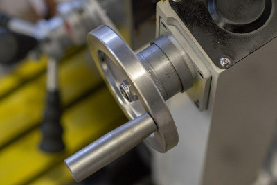 Будкрам купити Фрезерний верстат CORMAK HK-25L Vario Фрезерний верстат CORMAK HK-25L Vario 8