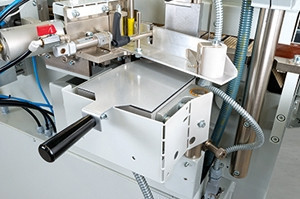 Будкрам купити Кромкооблицювальний верстат Robland KM 550 Кромкооблицювальний верстат Robland KM 550 3