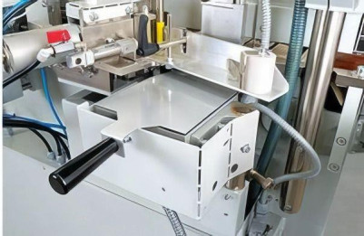 Будкрам купити Кромкооблицювальний верстат Robland KM 575 Кромкооблицювальний верстат Robland KM 575 2