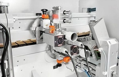 Будкрам купити Кромкооблицювальний верстат Robland KM 575 Кромкооблицювальний верстат Robland KM 575 3