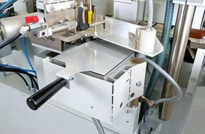 Будкрам купити Кромкооблицювальний верстат Robland KM 675 Кромкооблицювальний верстат Robland KM 675 2